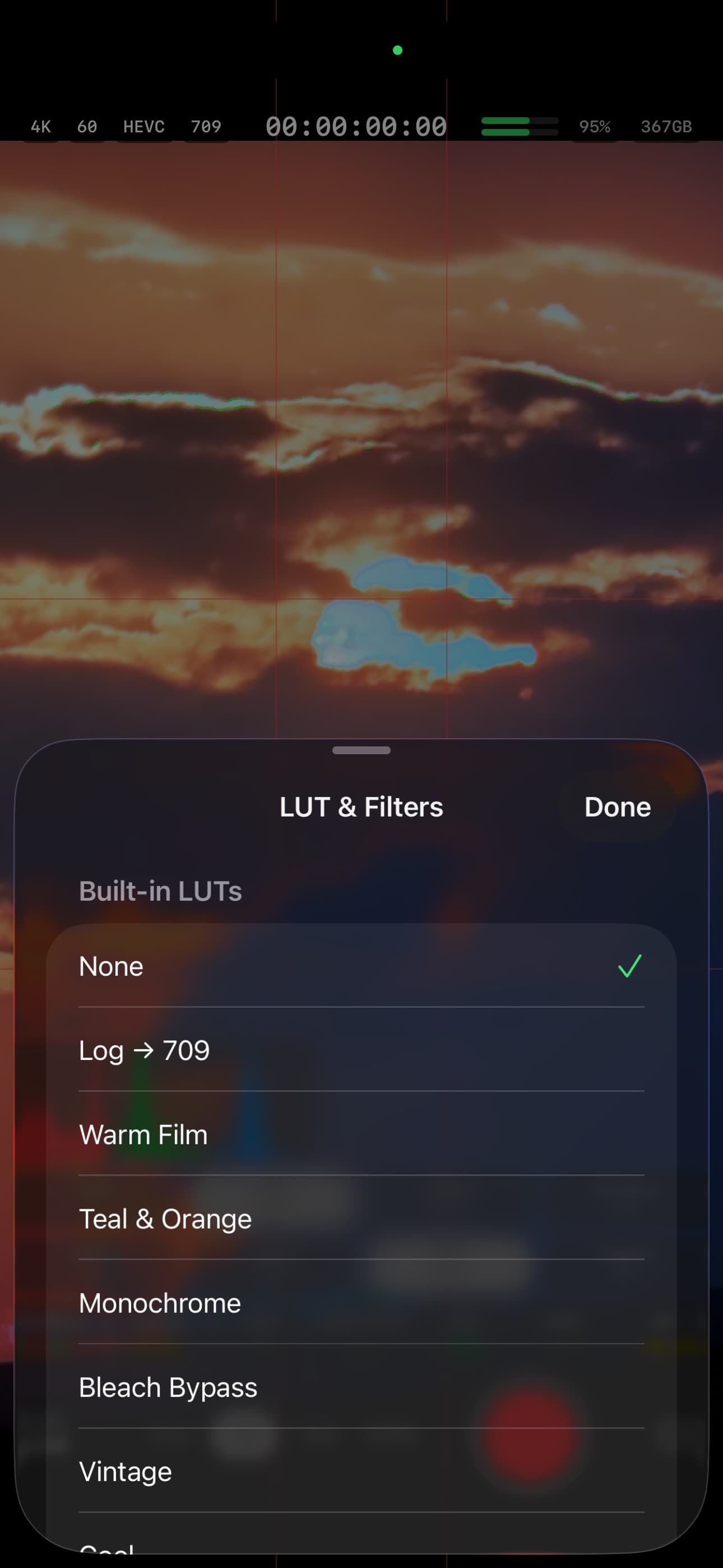 Selectorul de LUT-uri built-in: Log → 709, Warm Film, Teal & Orange
